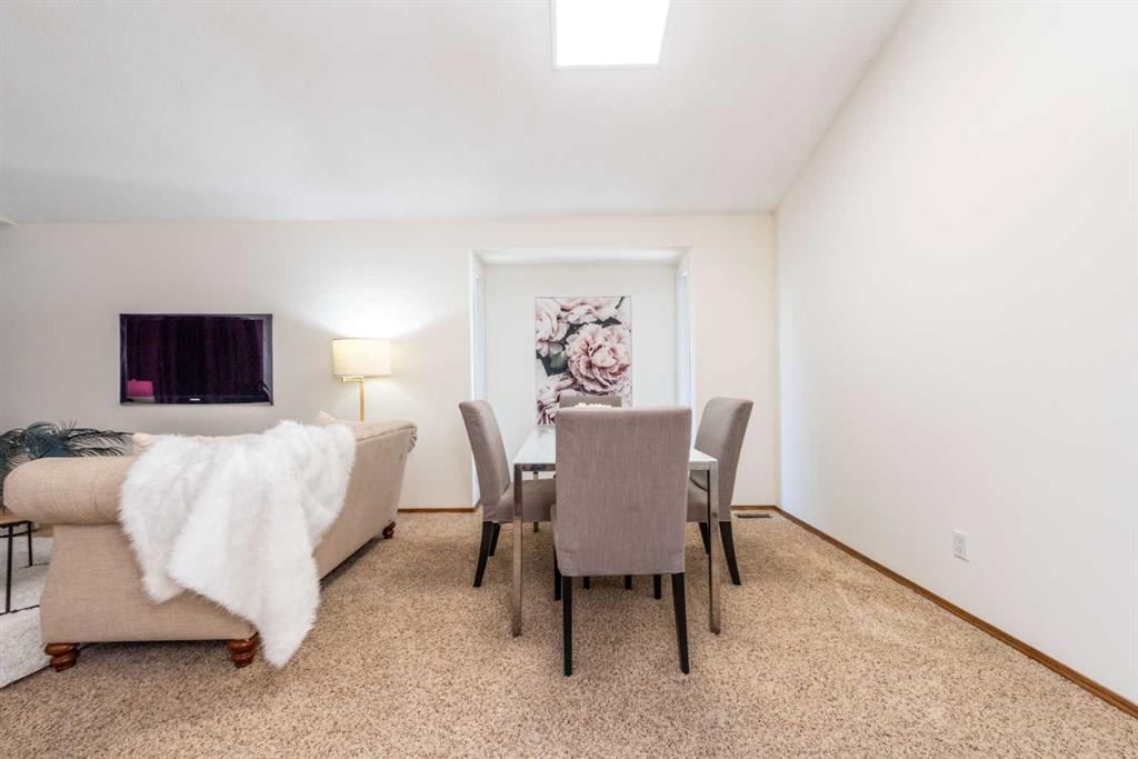Fifth View of 251 Douglas Woods Drive SE, Douglasdale/Glen, Calgary, Alberta, T2Z 2E8