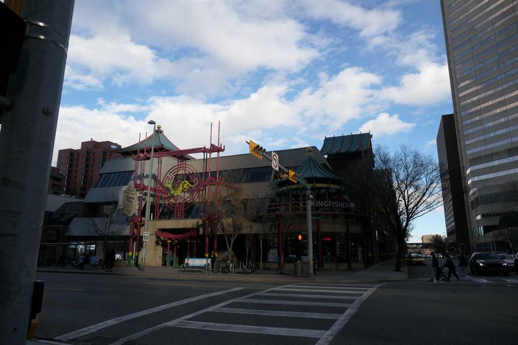 Main View of 235, 328 Centre Street SE, Chinatown, Calgary, Alberta, T2G 4X6