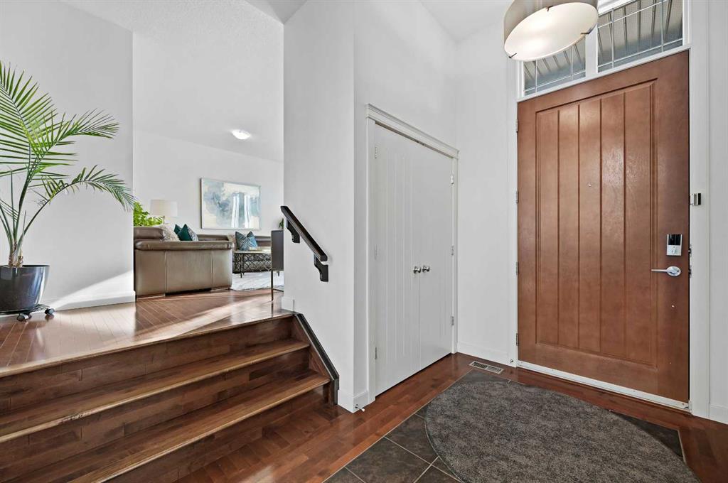 Fifth View of 129 Springbluff Boulevard SW, Springbank Hill, Calgary, Alberta, T3H 0N3