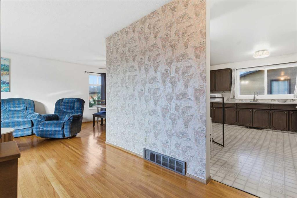 Fourth View of 204 Martell Road NE, Marlborough, Calgary, Alberta, T2A 2X1
