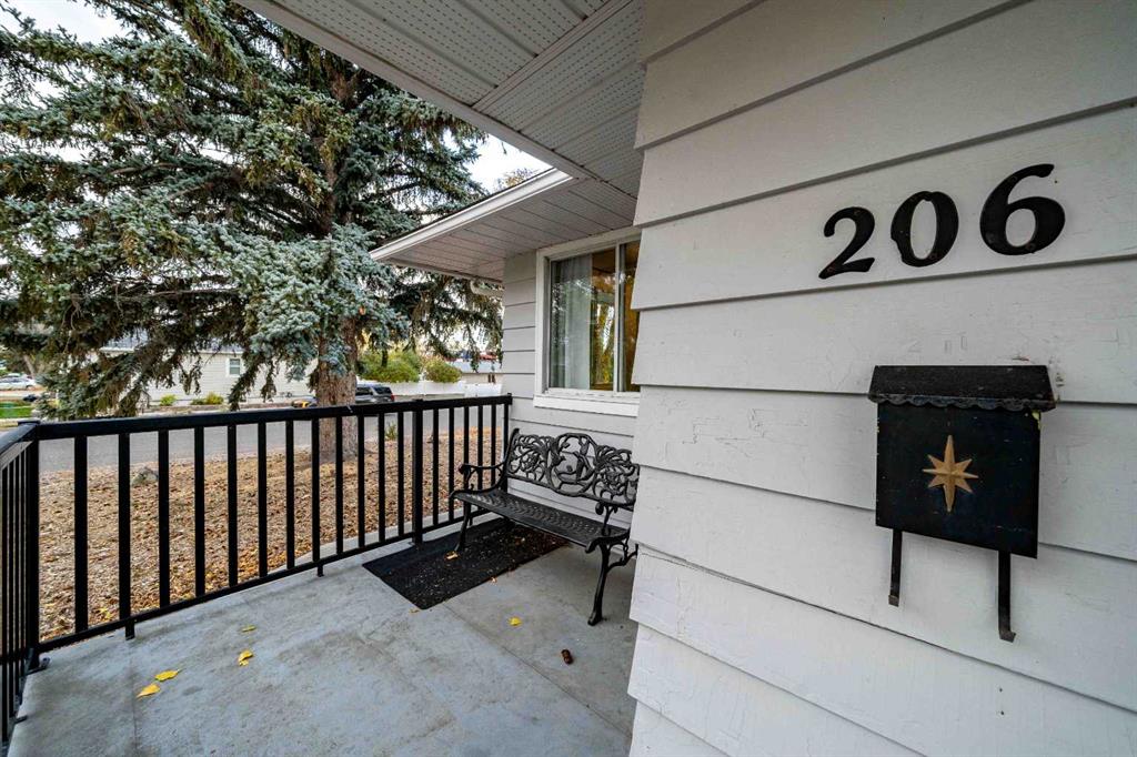 Fifth View of 206 7 Street SE, SE Hill, Medicine Hat, Alberta, T1A 1J6