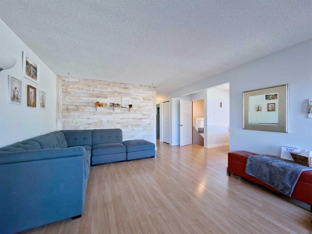 Fifth View of 8 Cayuga Crescent W  , Indian Battle Heights, Lethbridge, Alberta, T1K 5H5