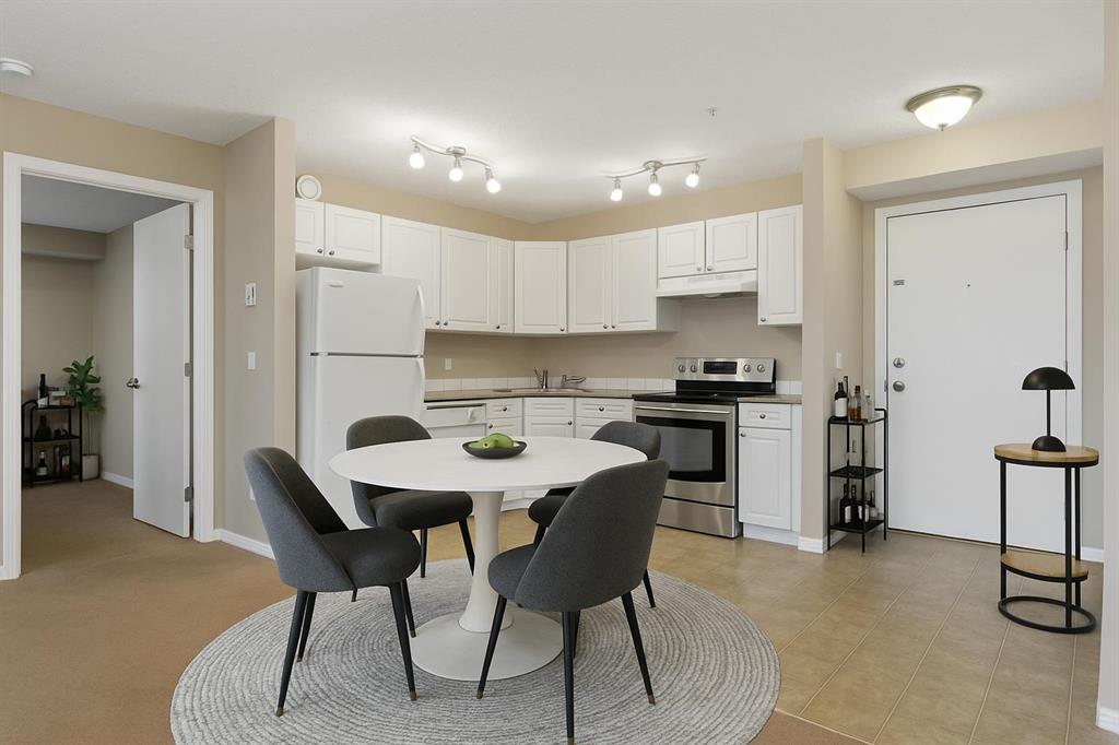Fourth View of 203, 2000 Applevillage Court SE, Applewood Park, Calgary, Alberta, T2A 7Z4