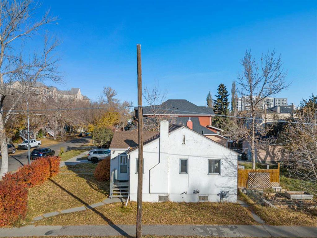 Third View of 1402 Centre A Street NE, Crescent Heights, Calgary, Alberta, T2E 2Z9