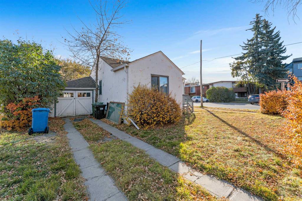 Fourth View of 1402 Centre A Street NE, Crescent Heights, Calgary, Alberta, T2E 2Z9