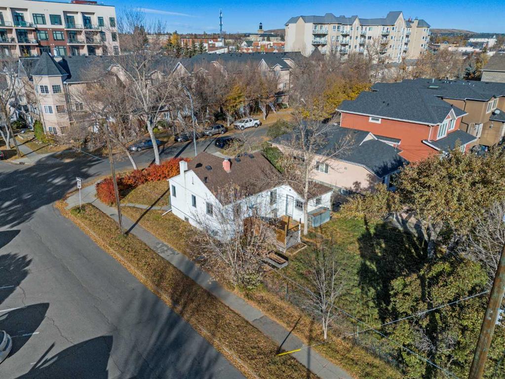 Fifth View of 1402 Centre A Street NE, Crescent Heights, Calgary, Alberta, T2E 2Z9