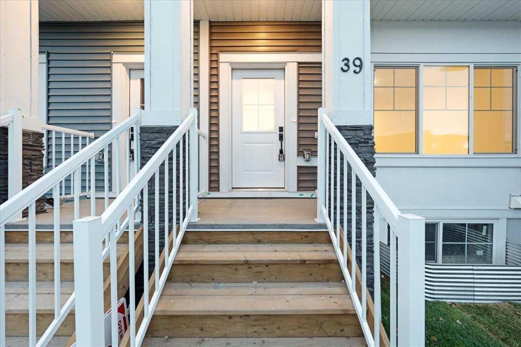 Fourth View of 39 Baysprings Terrace SW, Baysprings, Airdrie, Alberta, T4B4A7