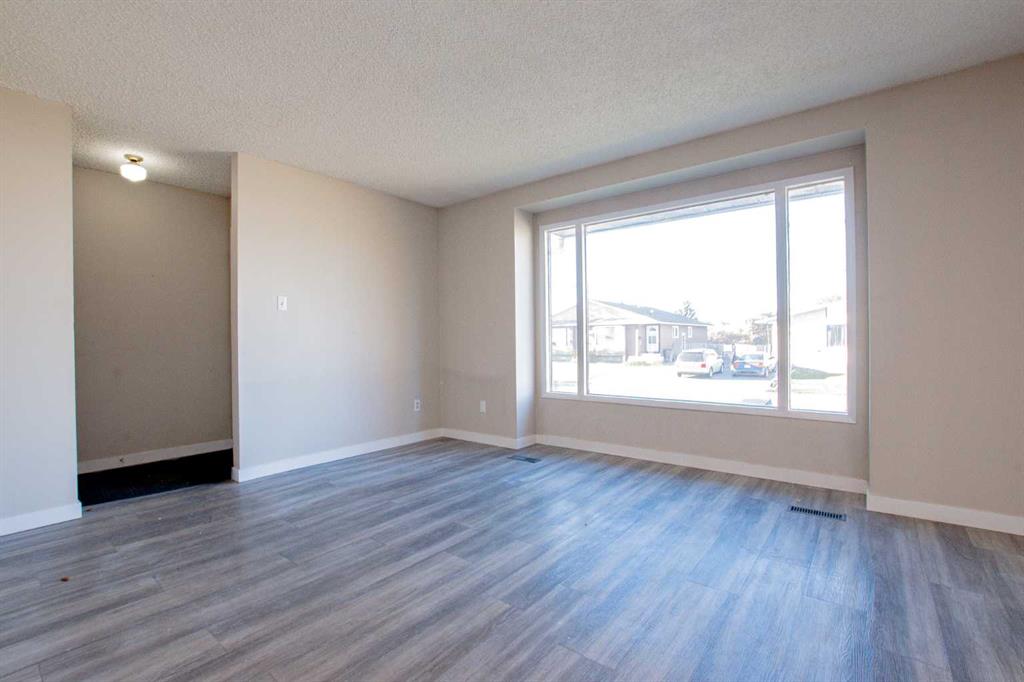 Third View of 8115 94 Street , Patterson Place, Grande Prairie, Alberta, T8V 5R4
