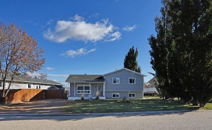 305 3 Street W, A2266146, Alberta,