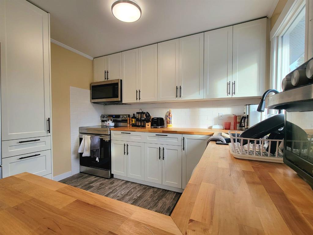 Fourth View of 704 Alder Avenue , N/A, Beaverlodge, Alberta, T0H 0C0