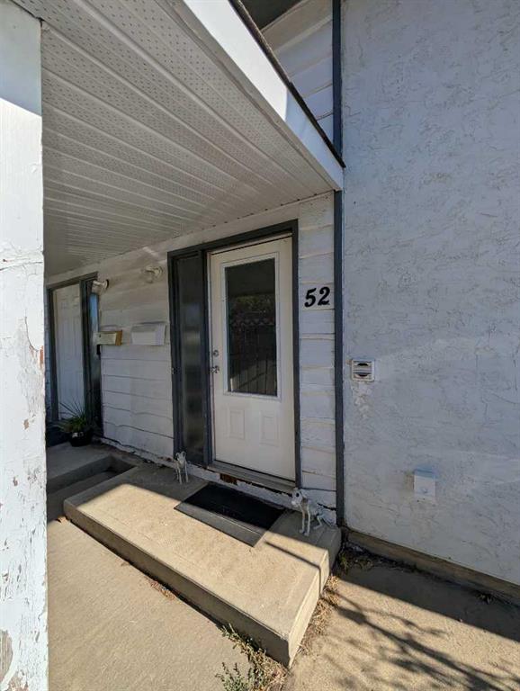 Third View of 52 Collins Crescent SE, Crestwood-Norwood, Medicine Hat, Alberta, T1B 1T8