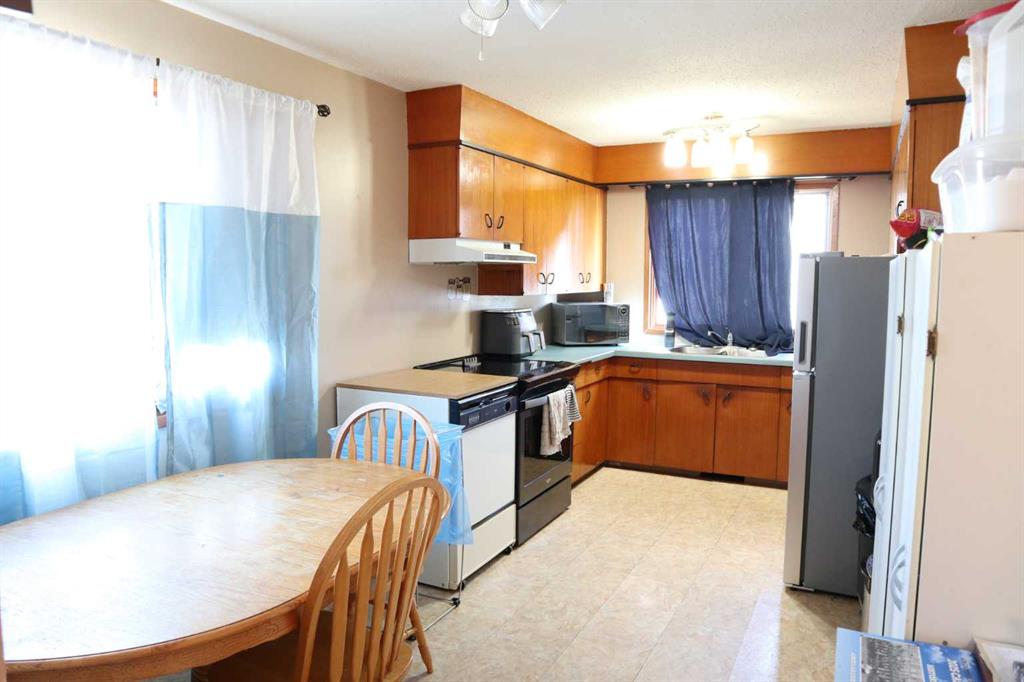 Fifth View of 5010 40 Avenue , Parkdale, Wetaskiwin, Alberta, T9A 0A3