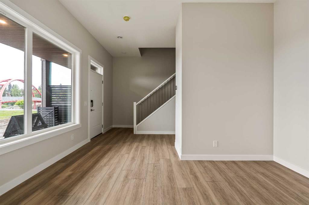 Fifth View of 417 Sovereign Common SW, Shaganappi, Calgary, Alberta, T3C 3Y3