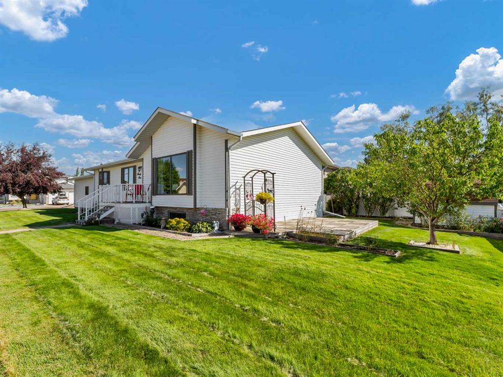 Third View of 27 Turner Drive SE, Ross Glen, Medicine Hat, Alberta, T1B 4G6