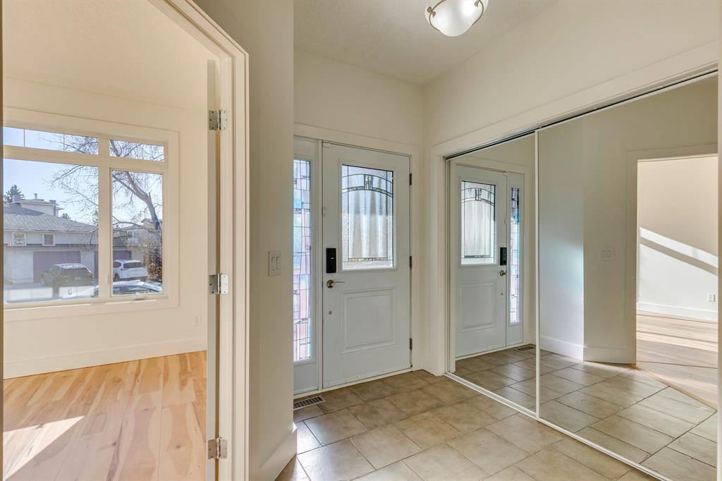 Fourth View of 2340 24 Avenue NW, Banff Trail, Calgary, Alberta, T2M 2A1