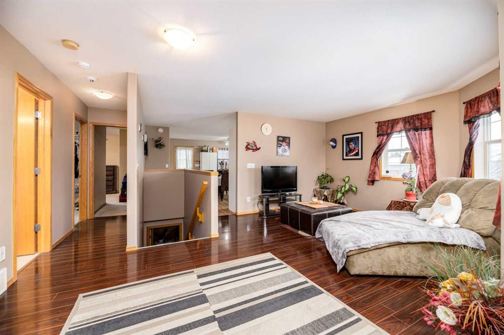 Fourth View of 625 Lancaster Drive , Lonsdale, Red Deer, Alberta, T4R3N8