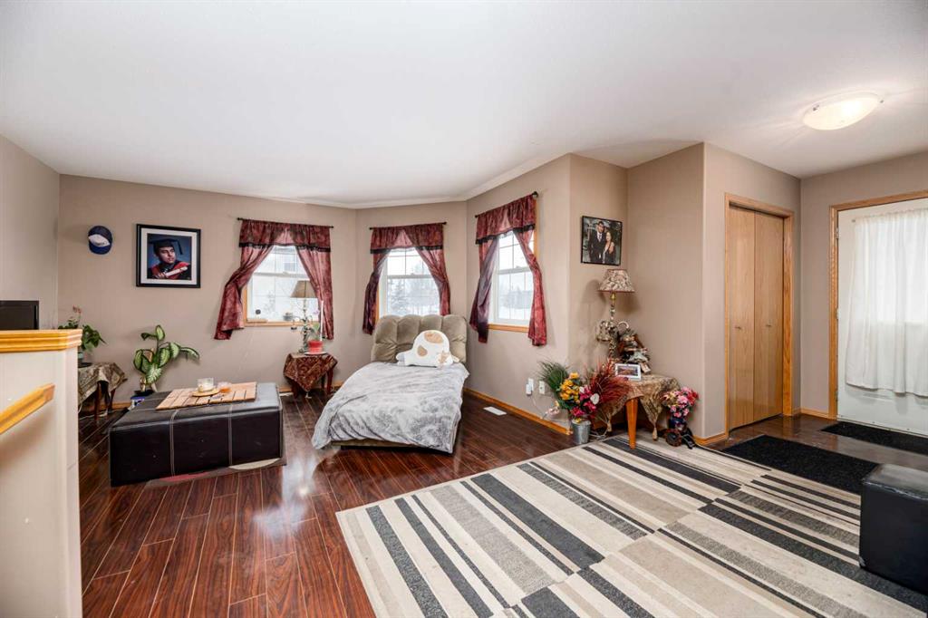 Fifth View of 625 Lancaster Drive , Lonsdale, Red Deer, Alberta, T4R3N8