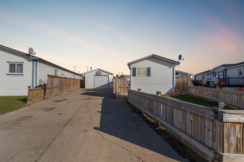 216 Palomino Close , A2266327, Alberta,