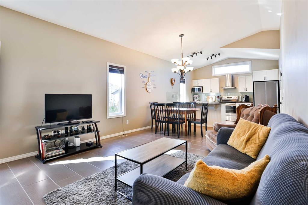 Fifth View of 887 Keystone Meadows W, Copperwood, Lethbridge, Alberta, T1J 5E2