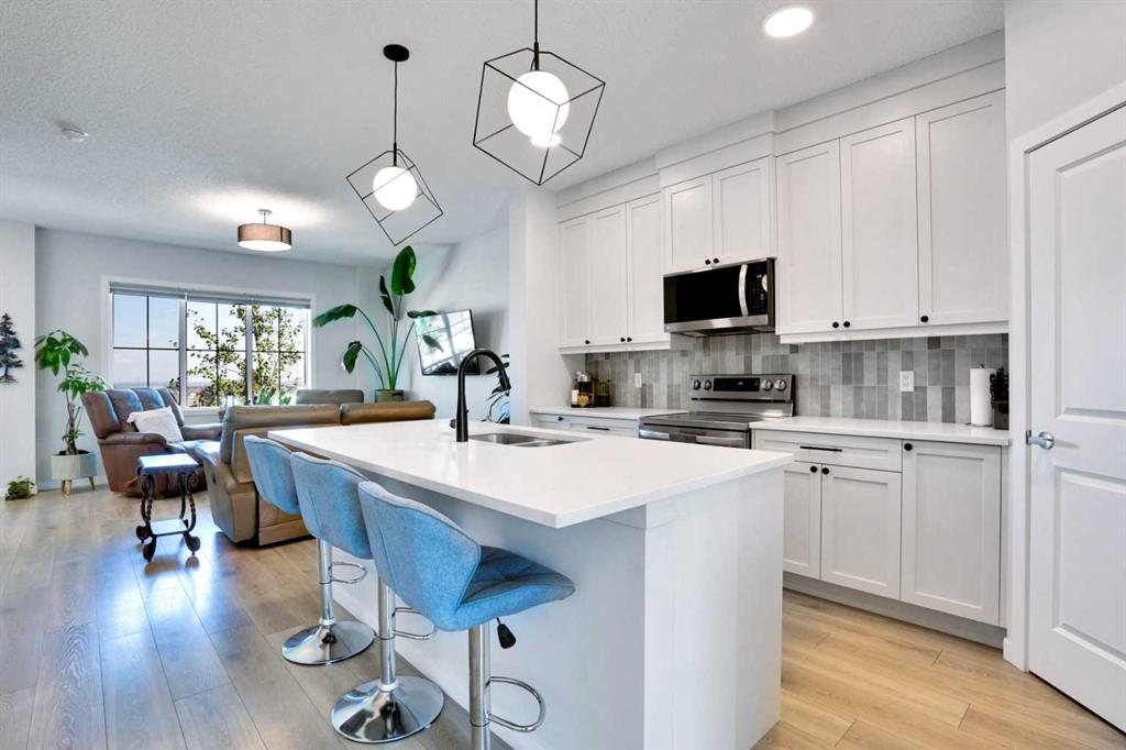 Fifth View of 15117 37 Street SW, Alpine Park, Calgary, Alberta, T2Y 0R7