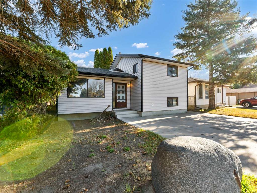 Second View of 35 Strong Avenue SE, SE Southridge, Medicine Hat, Alberta, T1B 3E8