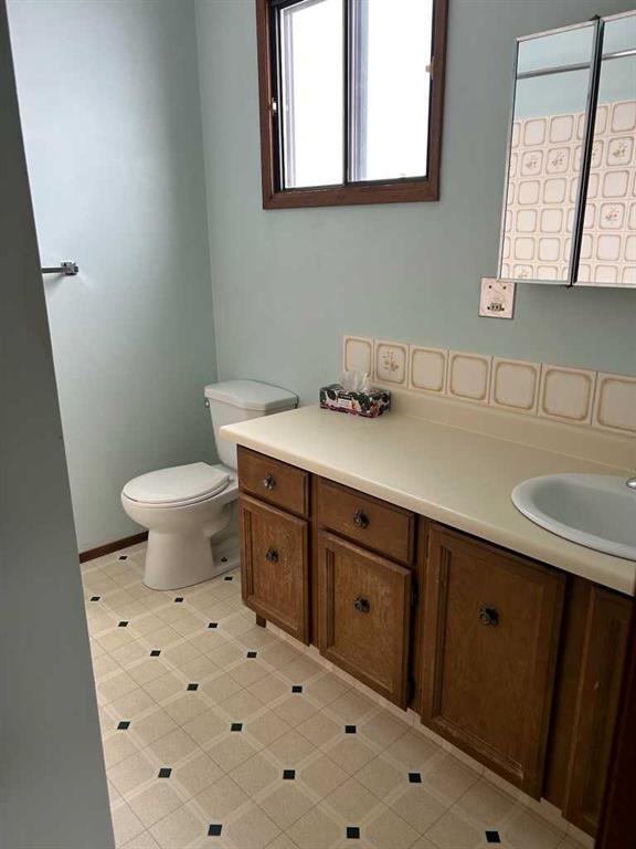 Fourth View of 35 Strong Avenue SE, SE Southridge, Medicine Hat, Alberta, T1B 3E8