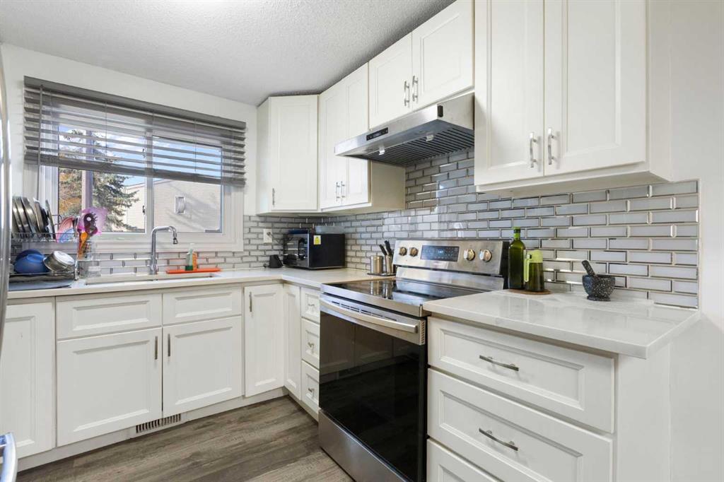 Fourth View of 5414 Pensacola Crescent SE, Penbrooke Meadows, Calgary, Alberta, T2A 2G6