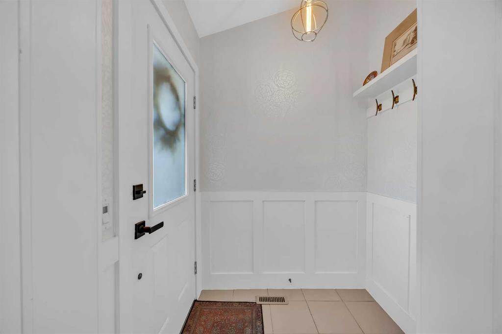 Fifth View of 91 Shawglen Way SW, Shawnessy, Calgary, Alberta, T2Y 1Y9