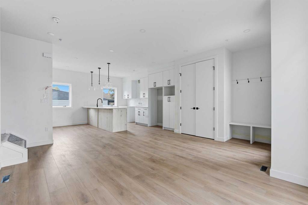 Fifth View of 203, 212 32 Avenue NE, Highland Park, Calgary, Alberta, T2E 2G7