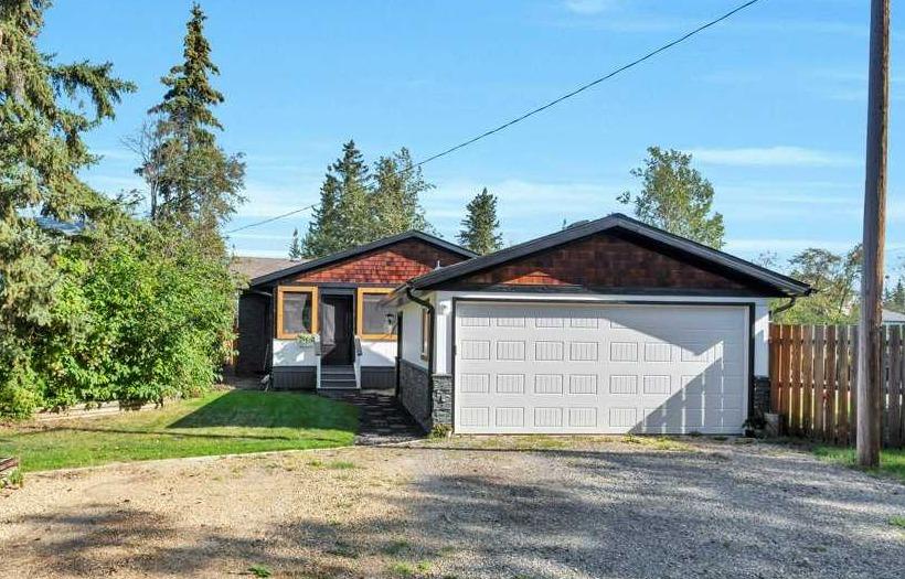 101 Lakeview Avenue , A2266496, Alberta,