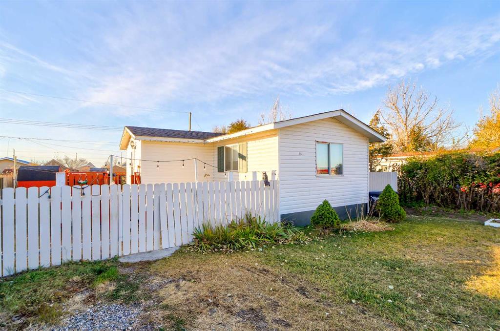 112 11 Street , A2266555, Alberta,