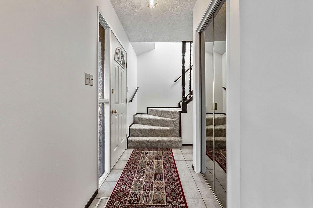 Fourth View of 60 Rundlelawn Place NE, Rundle, Calgary, Alberta, T1Y3P5