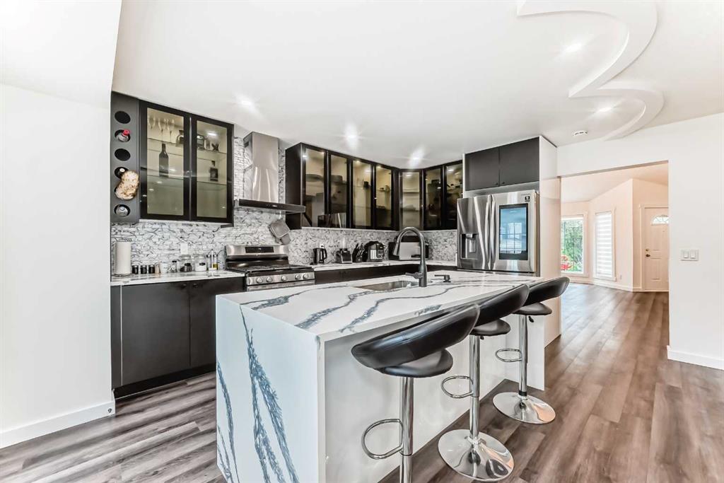 Fifth View of 51 Douglas Woods Hill SE, Douglasdale/Glen, Calgary, Alberta, T2Z 2G5