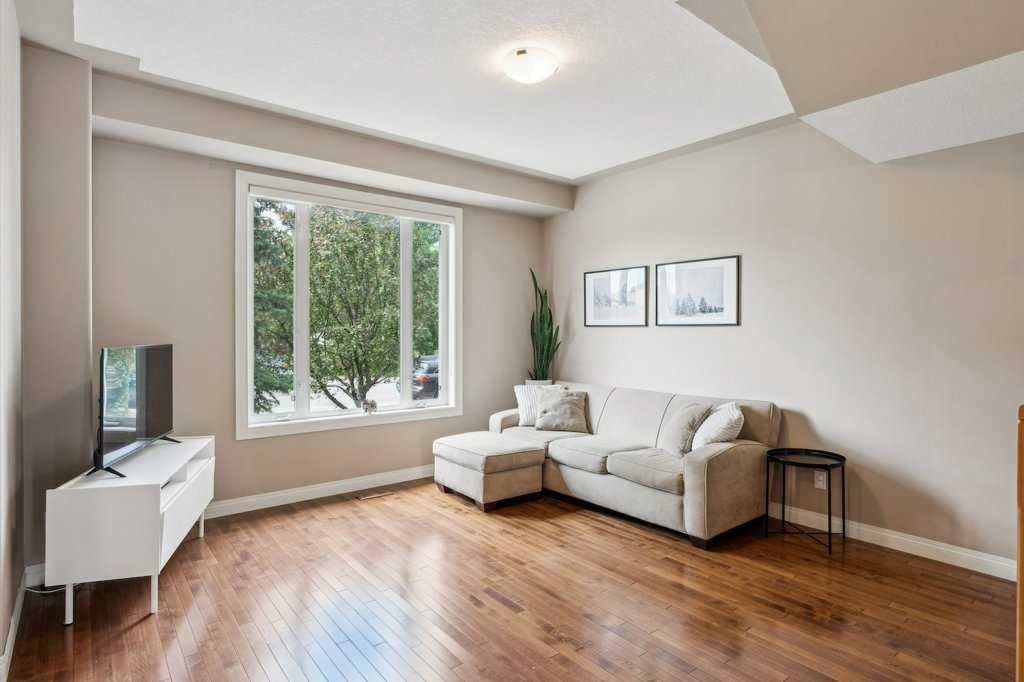 Third View of 2208 33 Street SW, Killarney/Glengarry, Calgary, Alberta, T3E 2T1