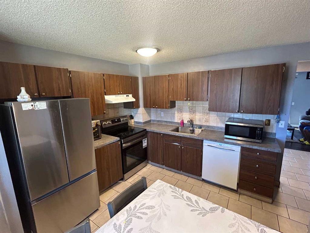 Fifth View of 161, 20 Falbury Crescent NE, Falconridge, Calgary, Alberta, T3J1L7