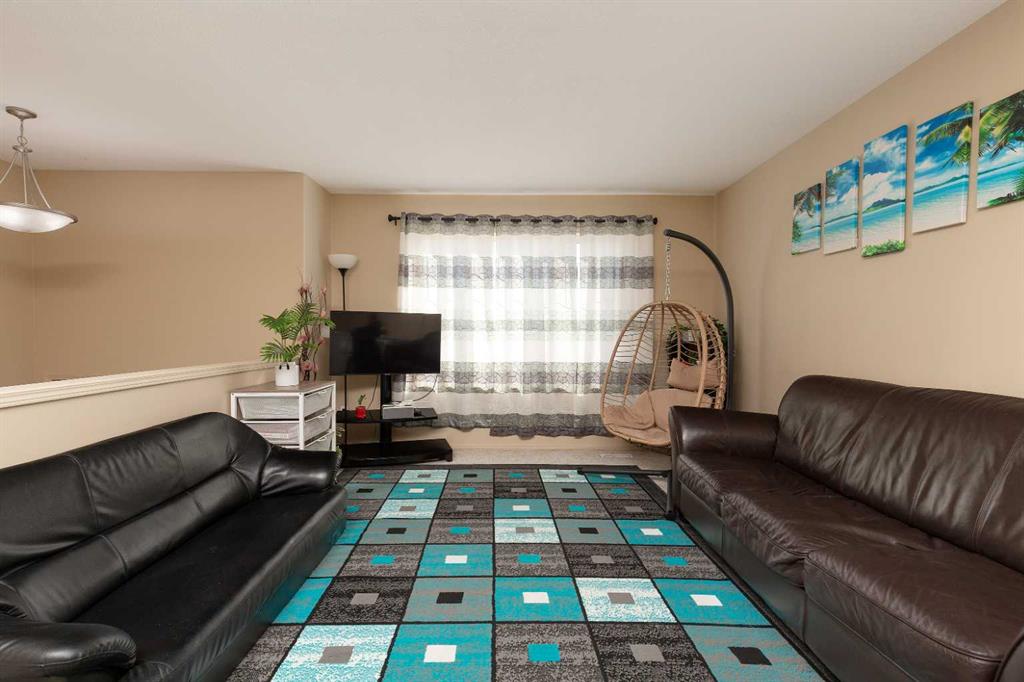 Fifth View of 19 Blackfoot Boulevard W, Indian Battle Heights, Lethbridge, Alberta, T1K 7N7