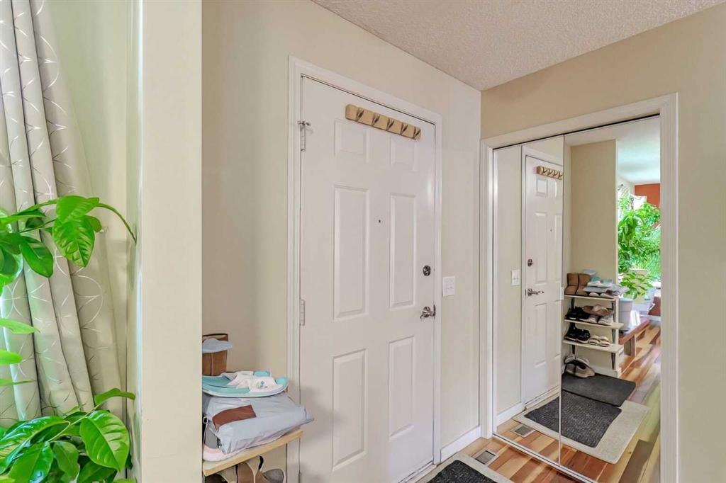 Fifth View of 20 Falton Way NE, Falconridge, Calgary, Alberta, T3J 1K4