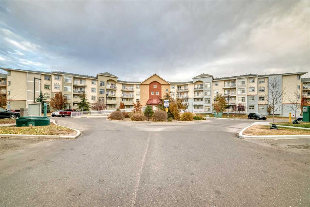 Third View of 2212, 700 Willowbrook Road NW, Willowbrook, Airdrie, Alberta, T2B 2B7