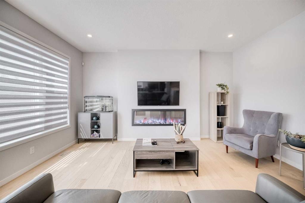 Fifth View of 156 Ambleside Crescent NW, Moraine, Calgary, Alberta, T3P 1W3