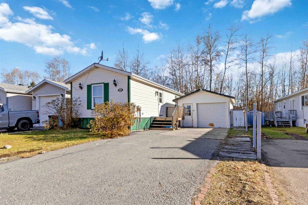200 Harpe Way , A2267020, Alberta,