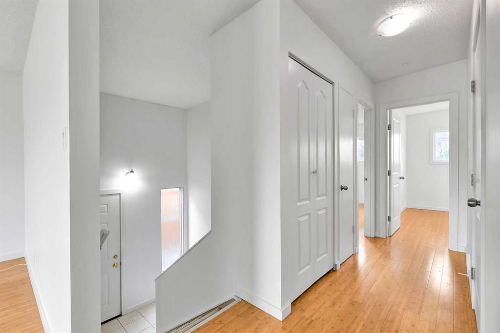 Fifth View of 10831 5 Street SW, Southwood, Calgary, Alberta, T2W1W5