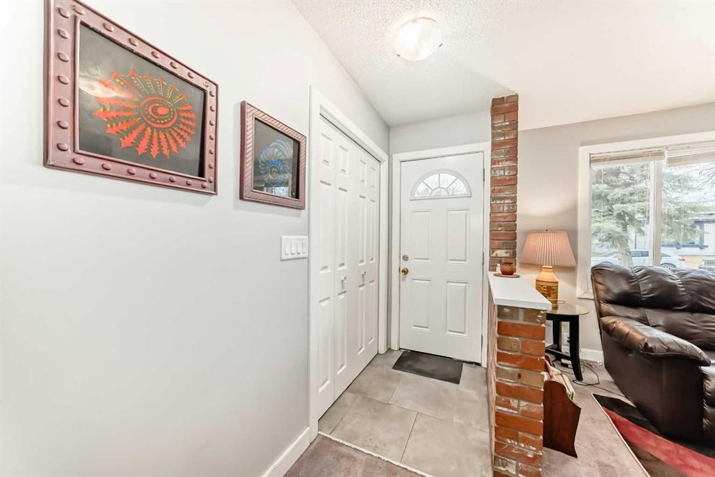 Third View of 363 Templeside Circle NE, Temple, Calgary, Alberta, T1Y 3M1