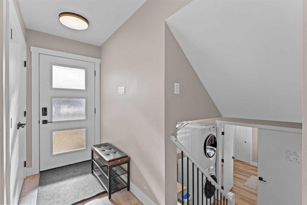 Third View of 3832 40 Avenue NW, Varsity, Calgary, Alberta, T3A0W9