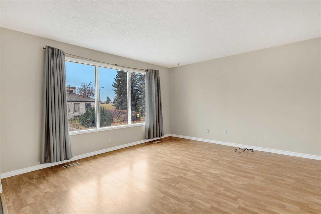 Fifth View of 9322 72 Avenue , South Patterson Place, Grande Prairie, Alberta, T8V 6E6