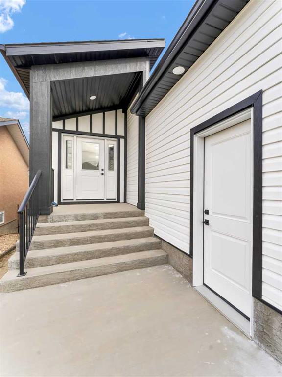 Third View of 31 Sierra Road SW, SW Southridge, Medicine Hat, Alberta, T1B 4Y6