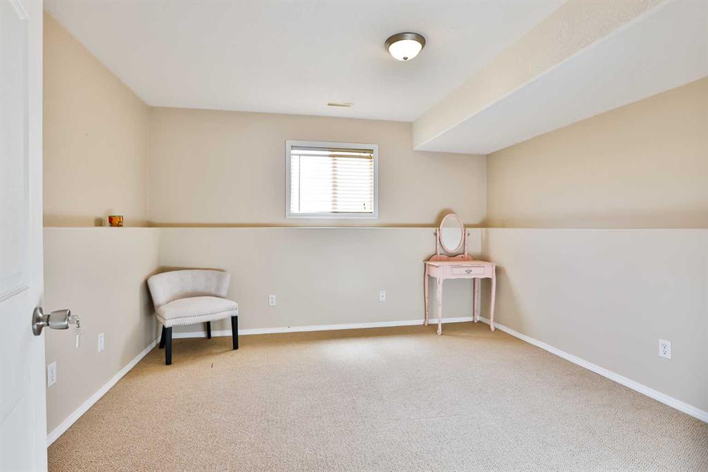 Fifth View of 175 Cowichan Court W, Indian Battle Heights, Lethbridge, Alberta, T1K 7T7