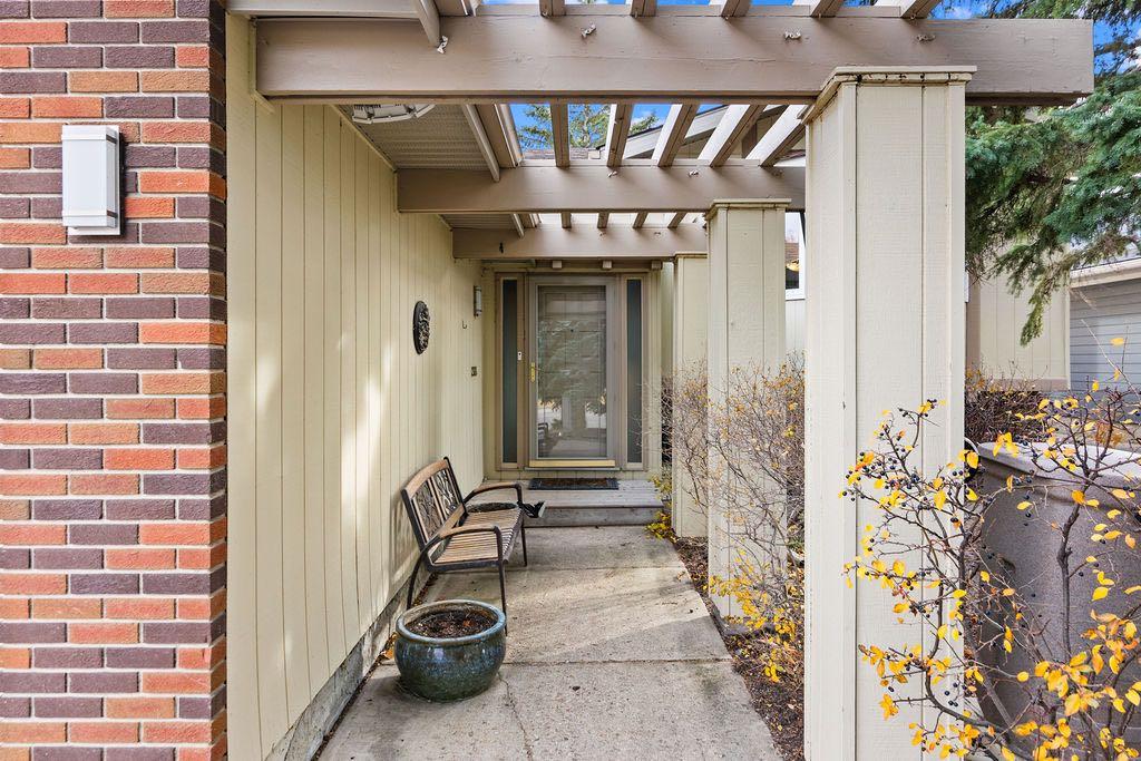 Third View of 3350 Oakwood Drive SW, Oakridge, Calgary, Alberta, T2V 4J4