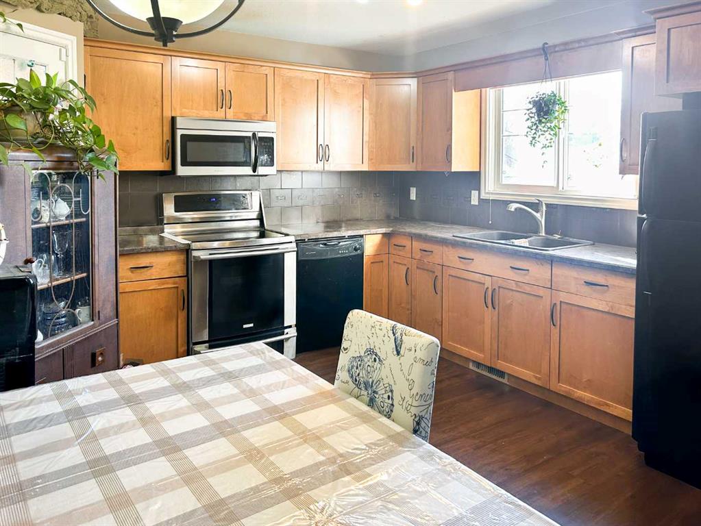 Third View of 5318 54 Street , Poplar Grove, Camrose, Alberta, T4V 2B2