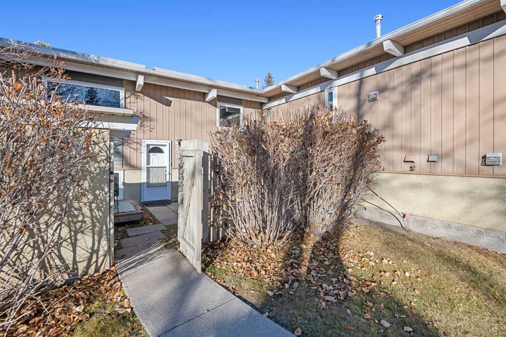 Second View of 201, 11010 Bonaventure Drive SE, Willow Park, Calgary, Alberta, T2J 3A8