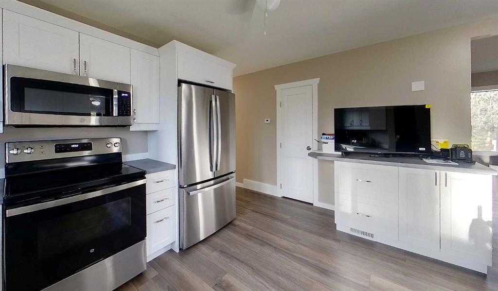 Fourth View of 5309 Valley Road Street , Robb, Robb, Alberta, T0E 1X0